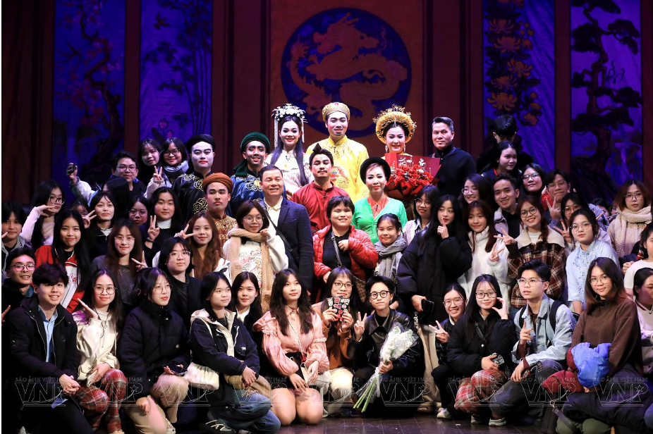 Giữ lửa Tuồng bằng con chữ Hành trình nghệ thuật của người trẻ với di sản dân tộc