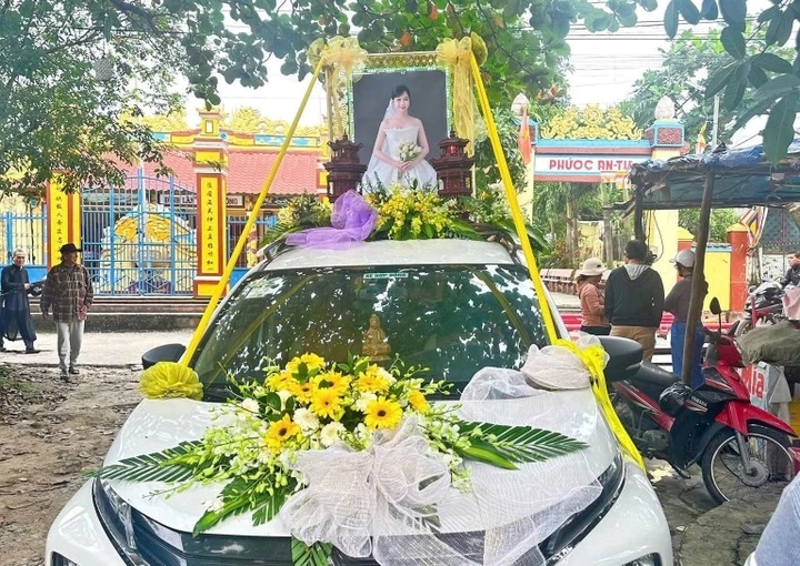 Cô dâu ở Huế qua đời trước ngày cưới, chú rể làm hành động rơi nước mắt