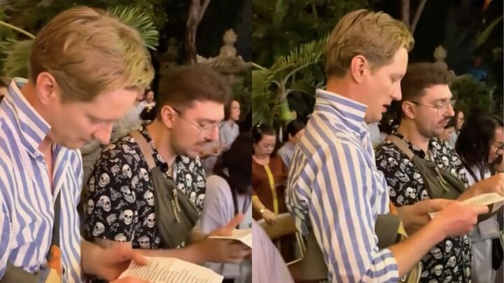 Clip du khách Tây đến chùa đọc kinh làu làu