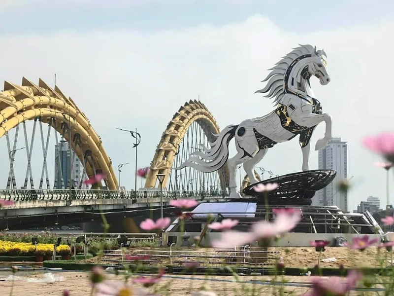 Ngựa bụng phệ, ngựa nối mi chiếm sóng mạng xã hội