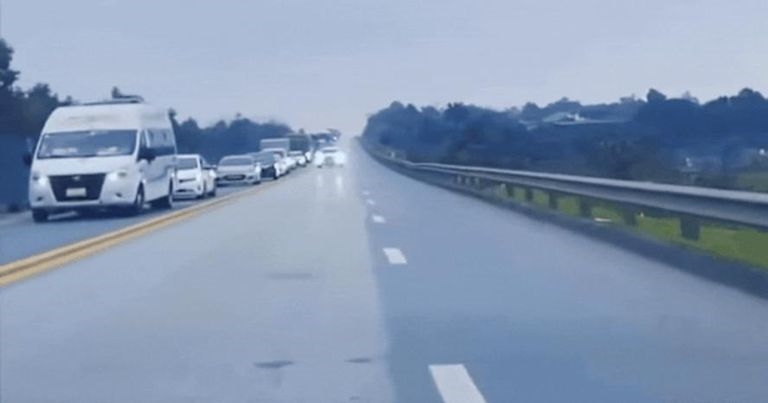 Nữ tài xế điều khiển xe đi sang làn ngược chiều trên cao tốc gây bức xúc