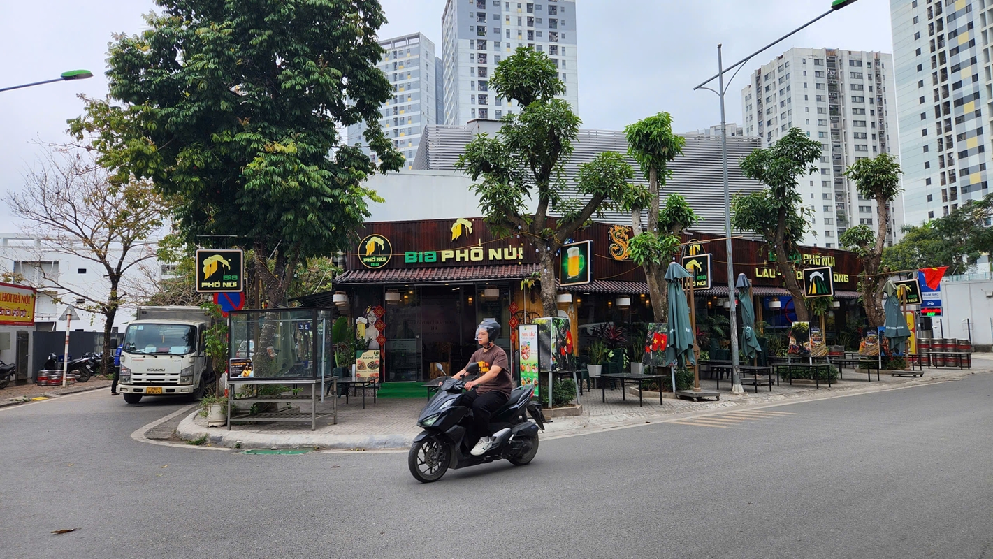 Hoàng Liệt Hà Nội  Sai phạm trật tự xây dựng, bãi xe trái phép kéo dài, UBND TP yêu cầu kiểm tra, xử lý nghiêm