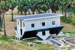 Căn nhà úp ngược gây tò mò ở An Giang