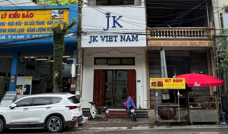 Thẩm mỹ Quốc tế JK hoàn tiền nhỏ giọt cho khách hàng sau phản ánh