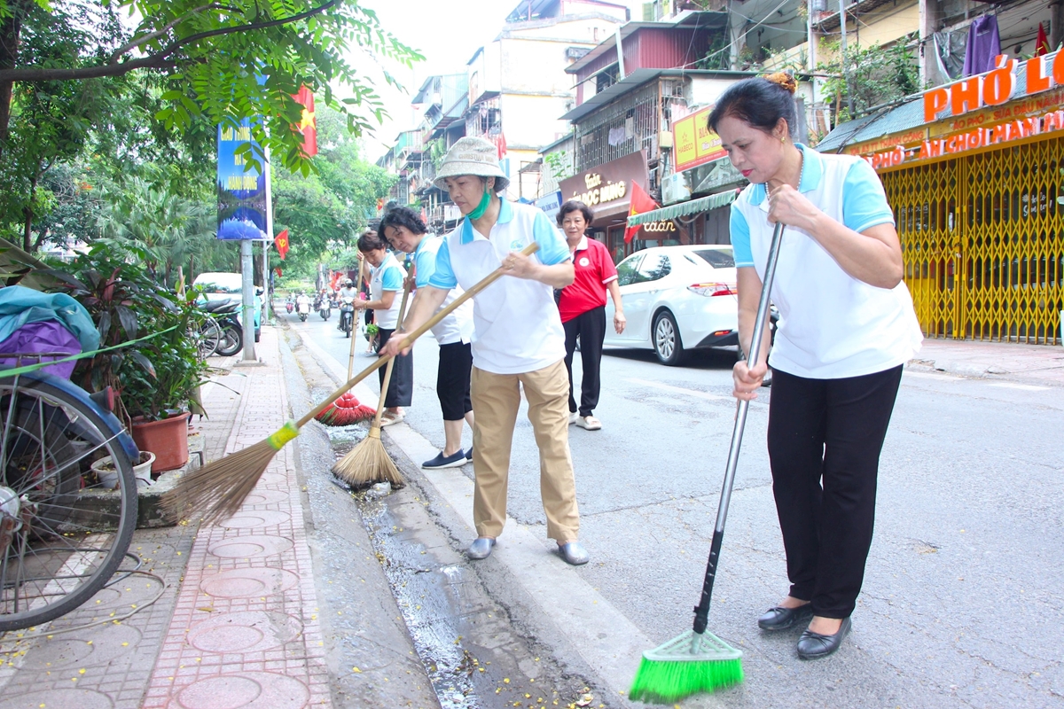 Phường Giảng Võ chung tay vì môi trường xanh - sạch - đẹp
