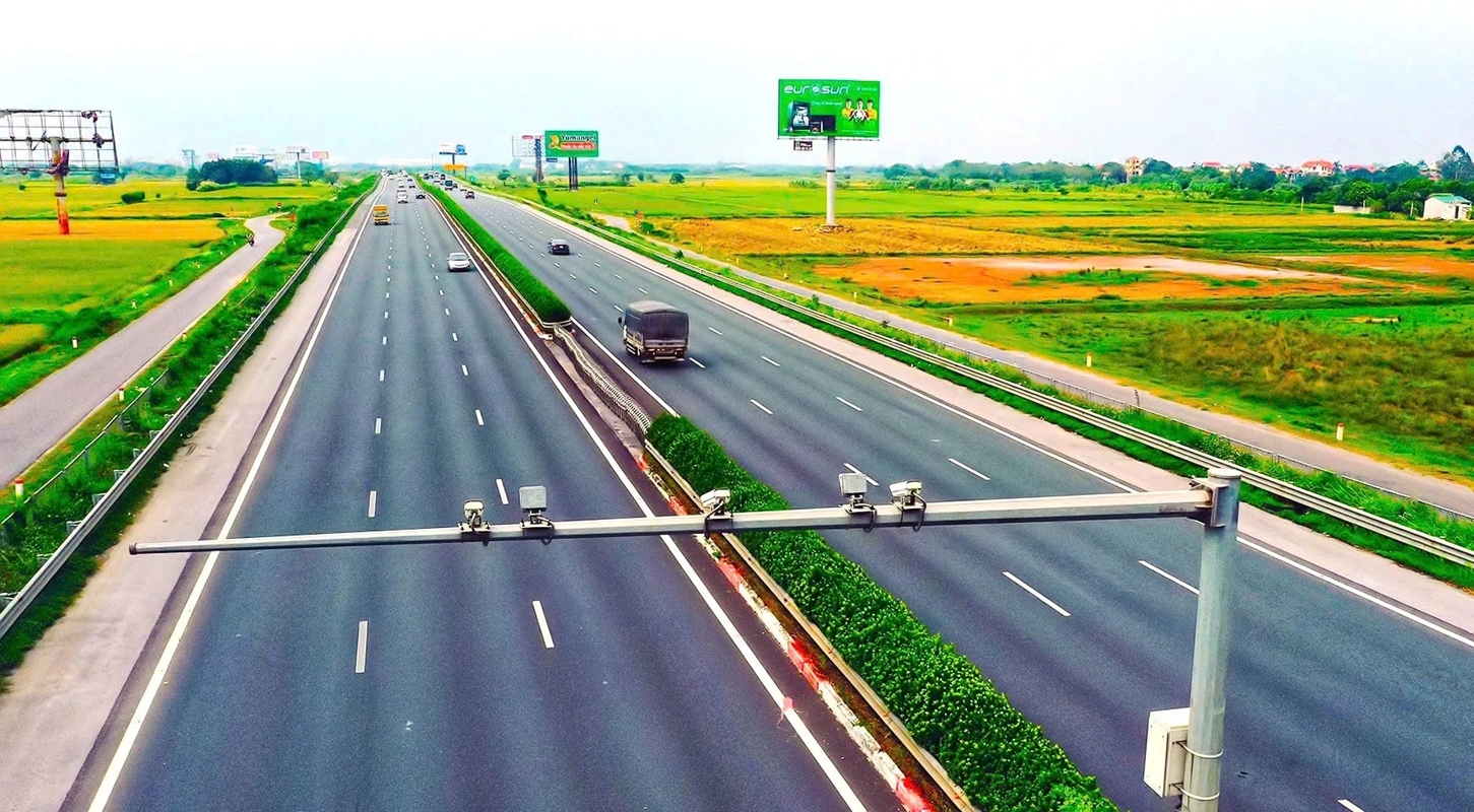 Gói thầu sơn vạch cao tốc Cầu Giẽ - Ninh Bình bị hủy, một nhà thầu bị cấm thầu 3 năm