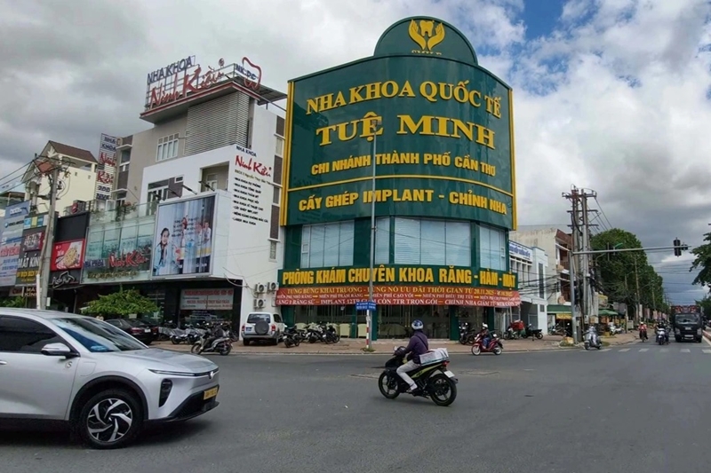 Nhiều sai phạm tại Nha khoa Quốc tế Tuệ Minh khi bị kiểm tra đột xuất