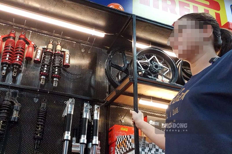 Thâm nhập xưởng độ xe máy điện công khai mở khóa tốc độ chỉ trong 5 giây