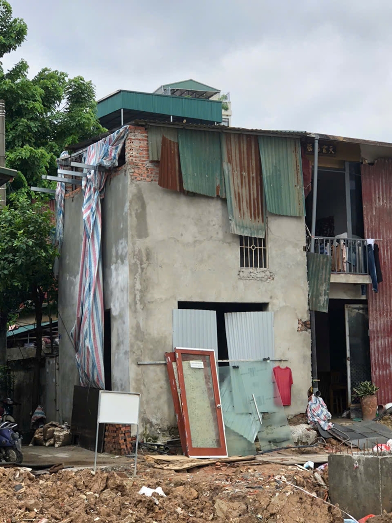 Cầu Giấy Nhiều khu đất gần Dự án mở rộng đường Vành đai 2 5 quây tôn xây dựng, cần kiểm tra và xử lý sai phạm