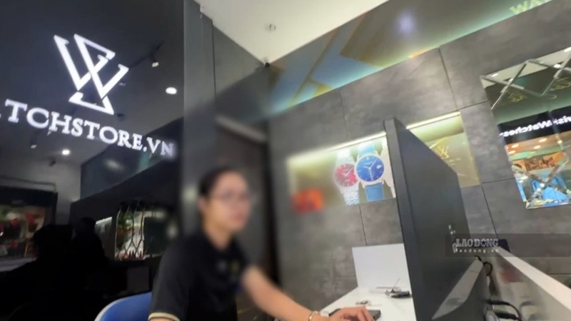 Watch Store Hà Nội bán hàng xách tay, xuất hoá đơn không đúng mặt hàng