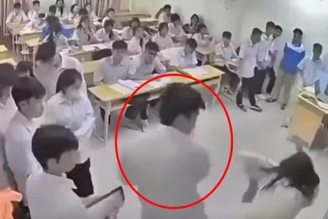 Vụ nam sinh đánh cô giáo ở Hà Nội Thương tích 12 , nhà trường thông tin nguyên nhân